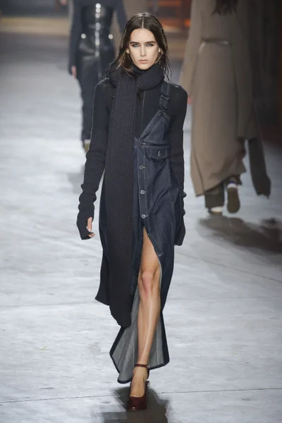 Look 11